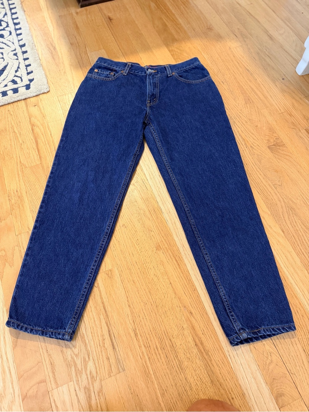 Ladies Size 12M "Levi's" Classic Relaxed 550 Jeans - Blue with Red Label GUC